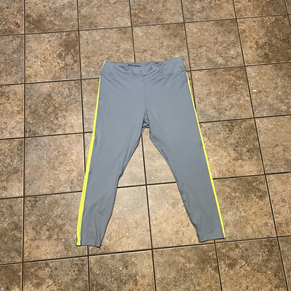 Victoria Secret PINK ACTIVE wear leggings